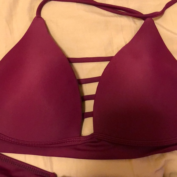 2 Piece 👙 - Picture 2 of 4